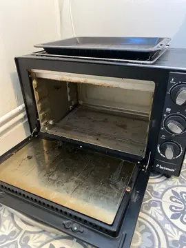 Four fonctionnel, à décrasser