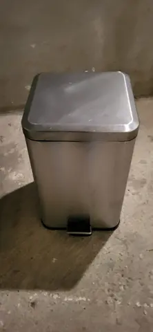 poubelle couleur inox