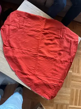 nappe ronde orange foncé avec fleurs