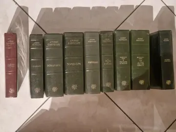 Livres d'histoire de André Castelot : 8 tomes + 1 de Alain Decaux