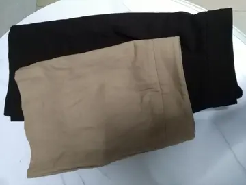 2 mini-jupes / Taille 40 (Bien lire l'annonce ou pas de réponse)