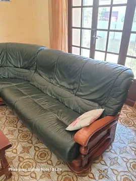 canapé d'angle gauche cuir et bois, en bon etat
