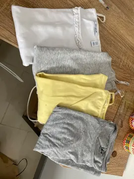 lot débardeur et un tee shirt