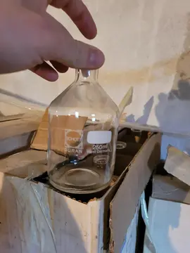 Bouteilles flacons divers