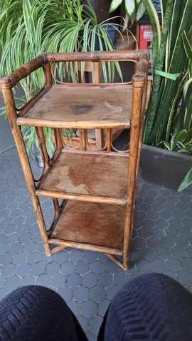 Petit meuble en rotin