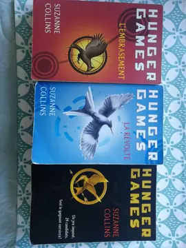 3 tomes hunger games - Suzanne collins
