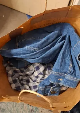 sac de vêtements enfants 8 10ans état neuf