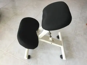 tabouret bureau / appui genoux / dos droit