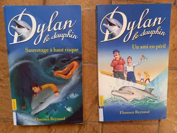 2 livres "Dylan le dauphin"