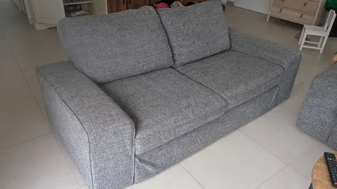 Canapé 2 places Kivik Ikea bon état