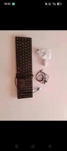 clavier et 3 écouteurs sans fils