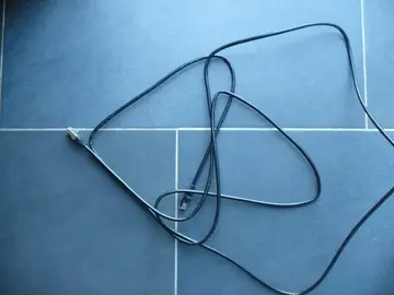 câble ethernet deux mètres environ