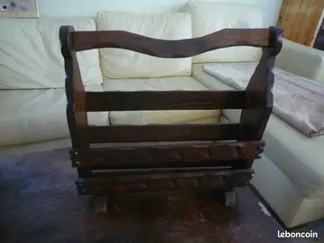 porte-magazine en bois brut