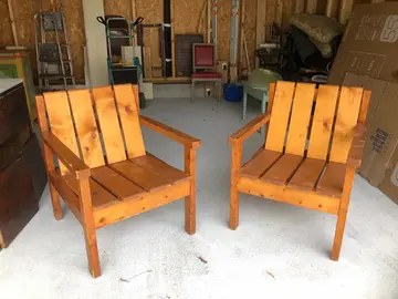 PAIRE DE FAUTEUILS EN SAPIN