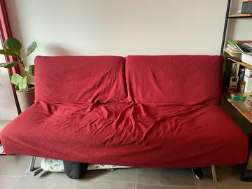 Canapé abimé mais fonctionnel