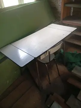 table formica chaise