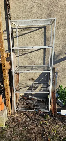 étagère métallique