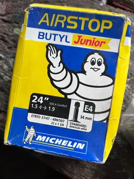 chambre air vélo 24’ et petites roues / lampe arrière