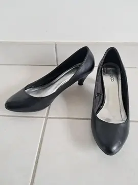 chaussures noires Femme