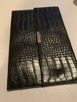 Pochette noire vintage en croco