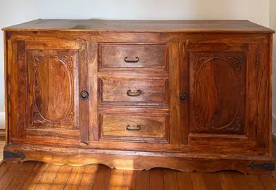 Buffet en bois massif