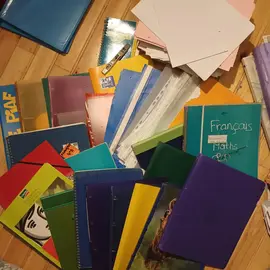 vieilles fournitures scolaires usées mais utilisables