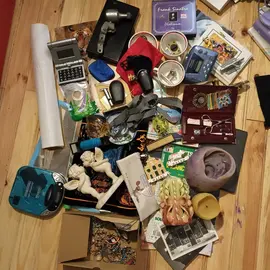 Mélange d'objets en tout genre vieux de 20 ans environ