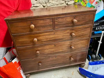 commode en bois massif