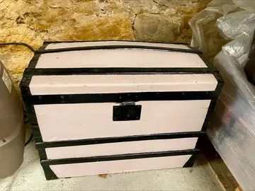 malle en bois intérieur doublé tissu