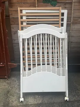 Lit bébé avec roue