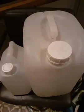 Jerrican de 5L vide et propre