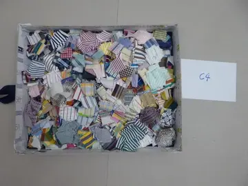 C4 Carrés de tissus à motifs 3 x 3 cm