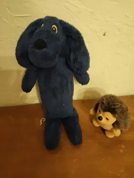 peluches.. lapin et hérisson