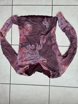 T-shirt femme légèrement transparent taille 4