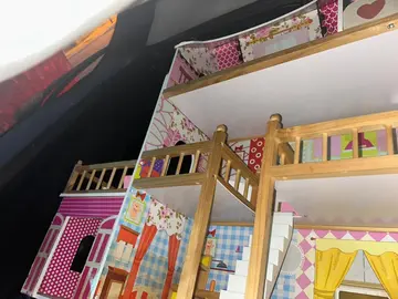 maison de poupée très bon état