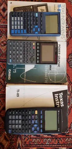 Lot de calculatrices (TI-89, TI-81,Casio fx-7700G