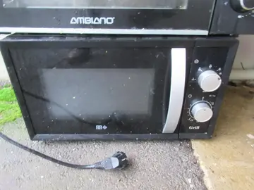 bonjour a tous et bonne annee 2026 nous donnons ces appareils pour cuisine