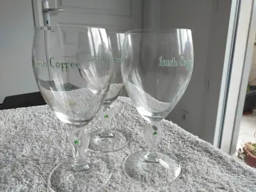 Verres dépareillés Irish coffee, en fête