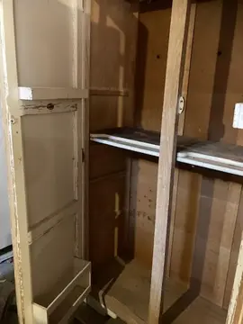 meuble ancien de cuisine a restaurer