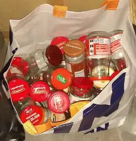 sac de pot de sauces diverses vides