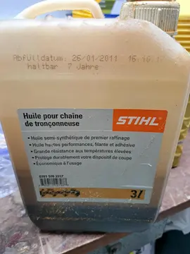 Huile pour tronçonneuse