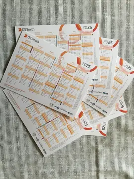 7 petits calendriers cartonnés