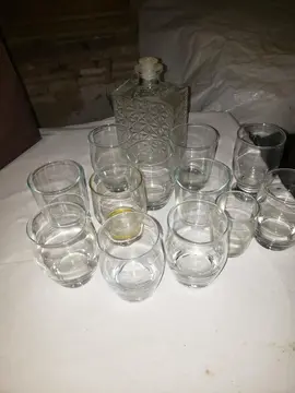 verres de table et carafe