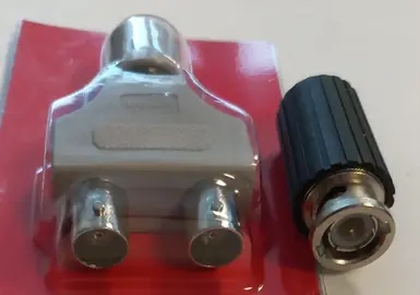 Splitter Coaxial (BNC) 50 Ohm (1 Mâle / 2 femelles) + 1 terminateur 50 Ohm Mâle