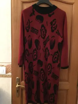 Robe pull rouge et noire