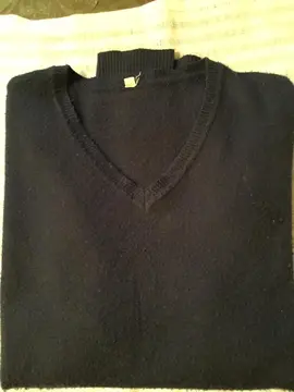 Pull col en V bleu marine taille M mixte