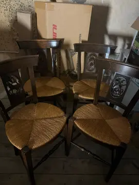 soit 4 chaises en bois et paille