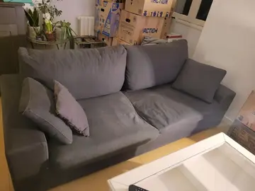 Donne sur Auray canapé gris convertible en l'état. A récupérer au plus vite.
