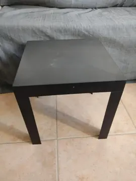 petite table noire Ikéa