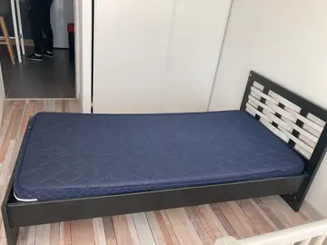 lit avec matelas